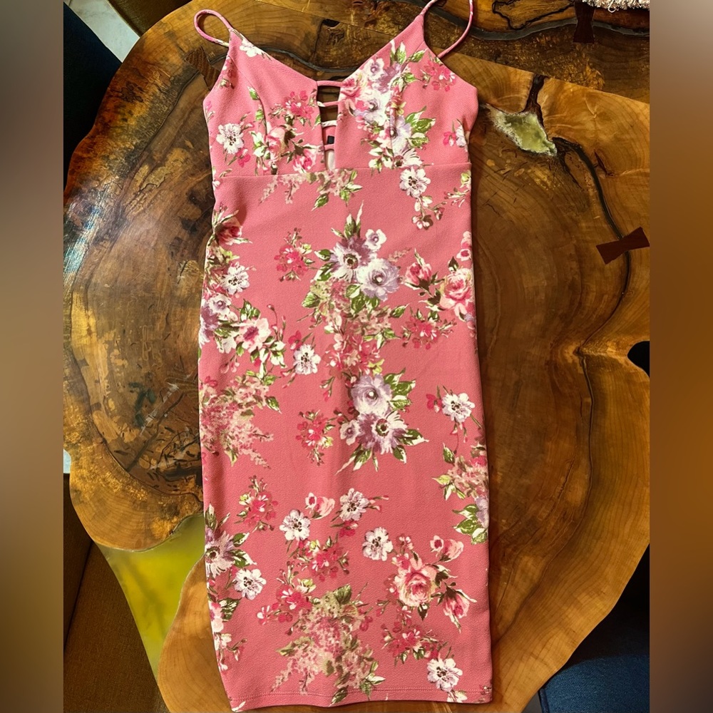 Forever 21 Size M Peach Floral Dress